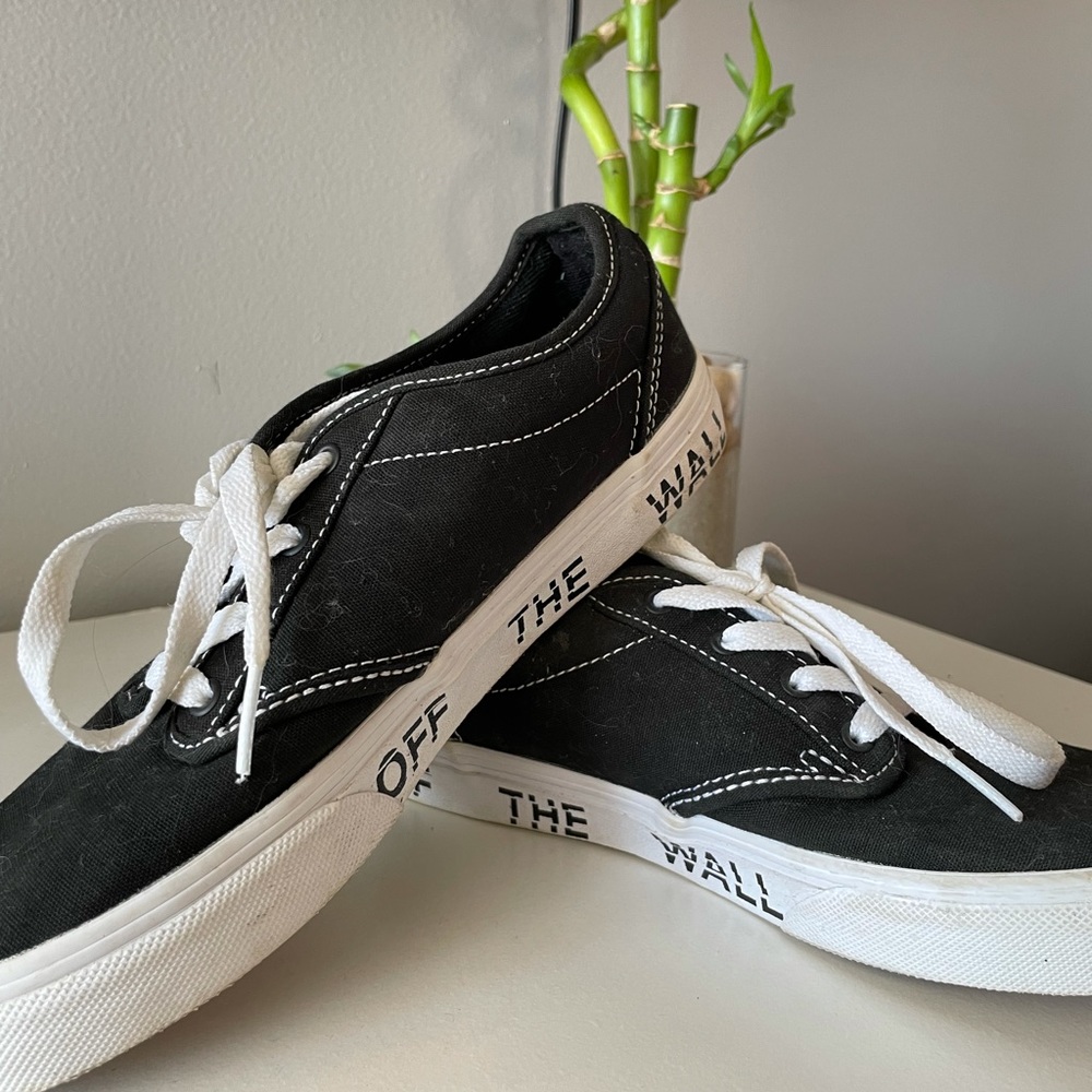 Vans - Picture 2 of 2